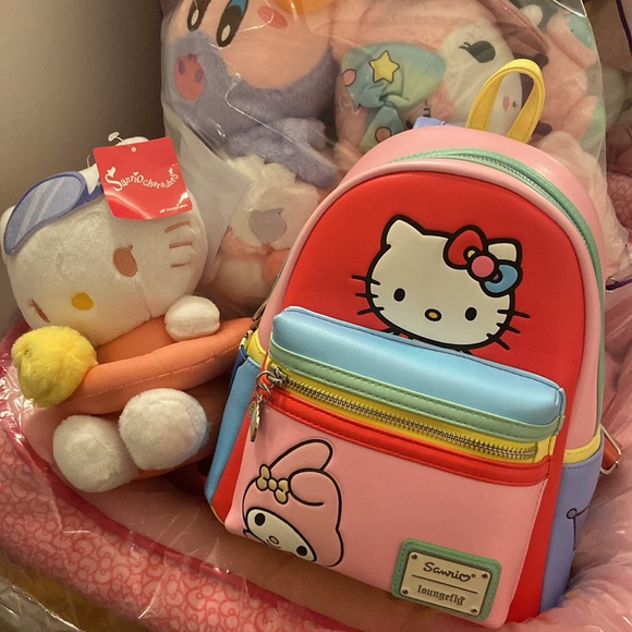NEW Hello Kitty Loungefly mini backpack & more - Picture 12 of 12